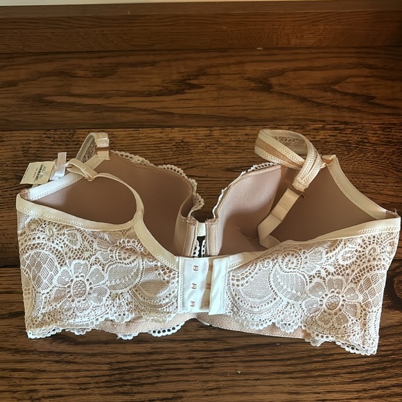 Pink Bra - Cream Colored Bra 36DDD - Picture 2 of 4